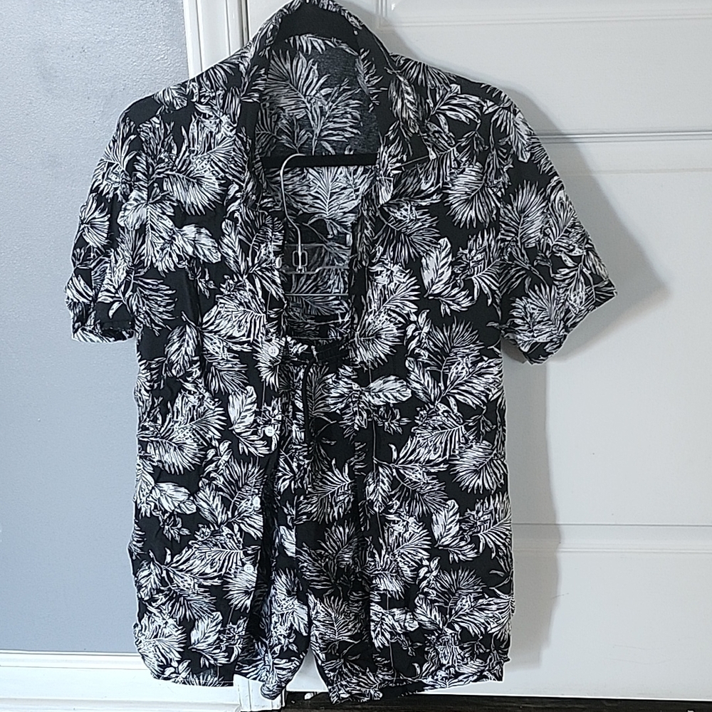 Black and White Casual Button Down Shirt and short Co-ord Tropical Floral Print - Picture 2 of 9